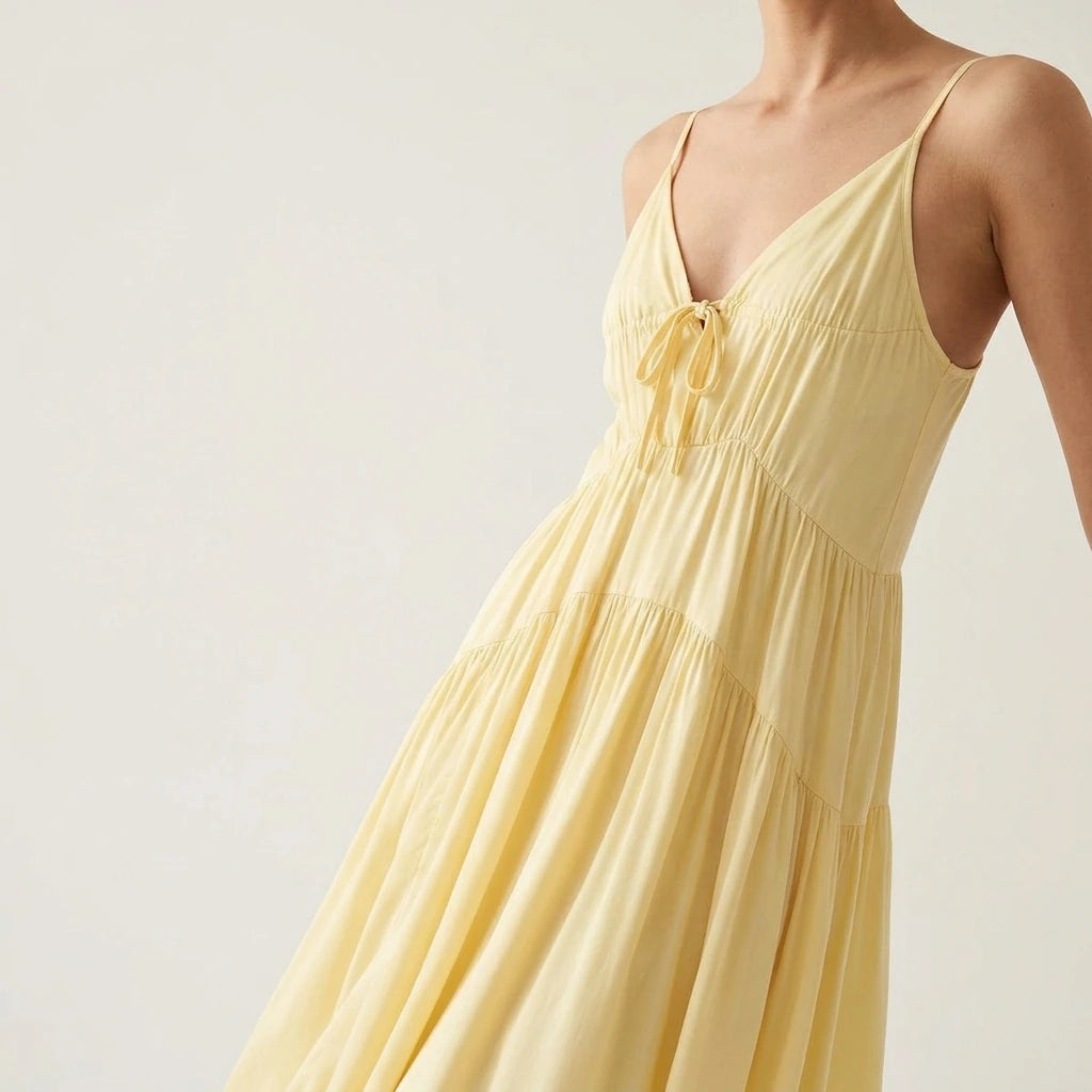Summer hot girl pleated dress — lifestyle