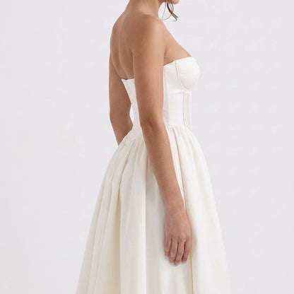 Sexy strapless dress for women in summer — lifestyle