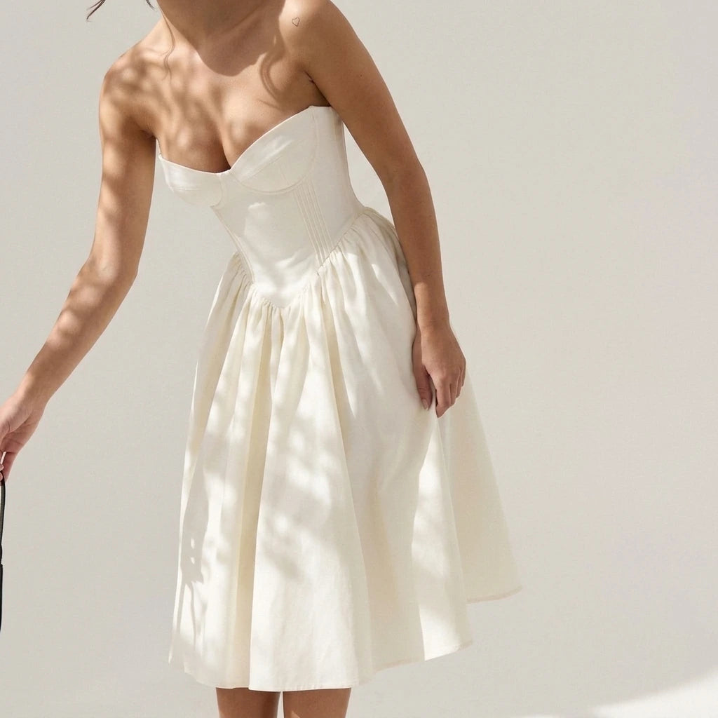Sexy strapless dress for women in summer — lifestyle_lead