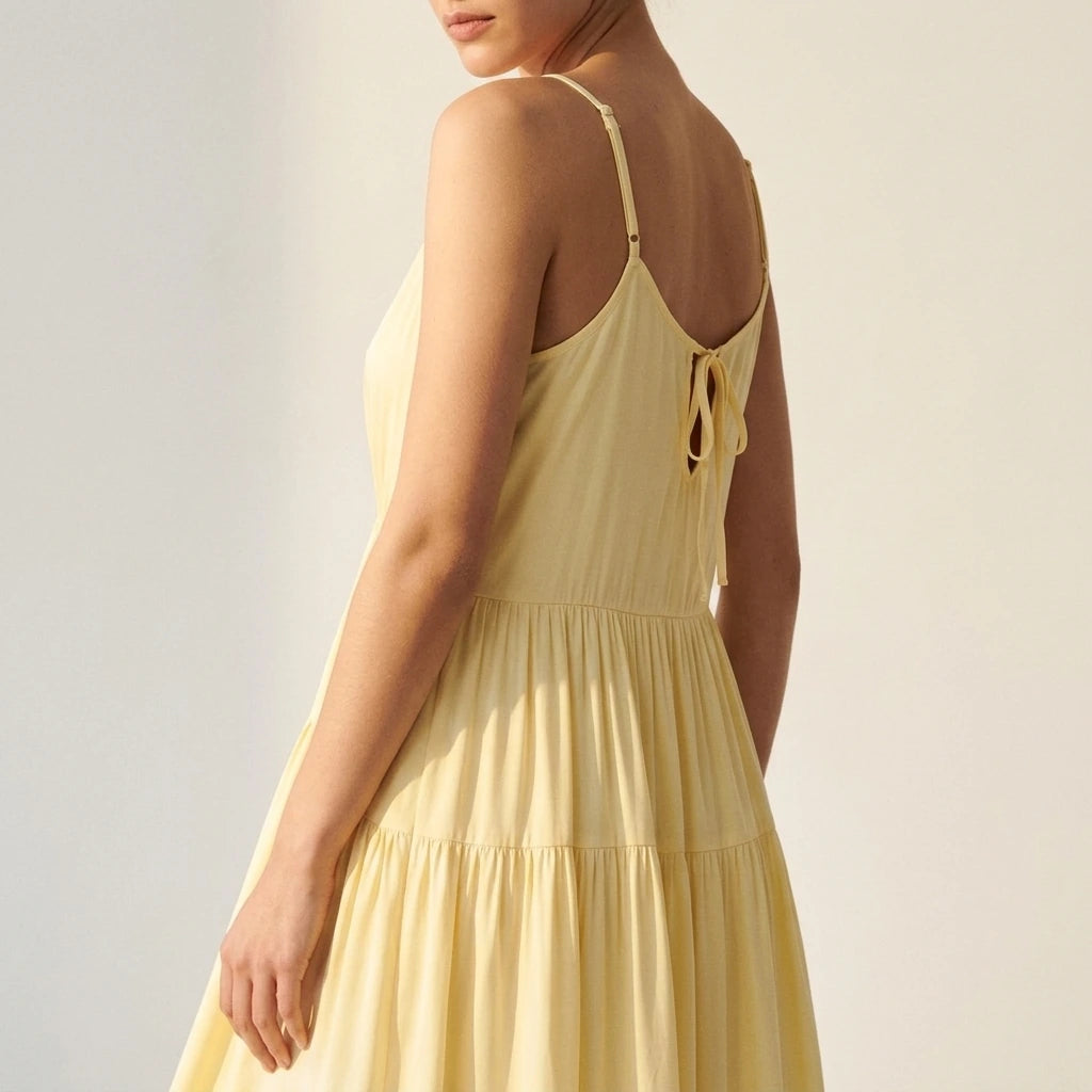 Summer hot girl pleated dress — lifestyle